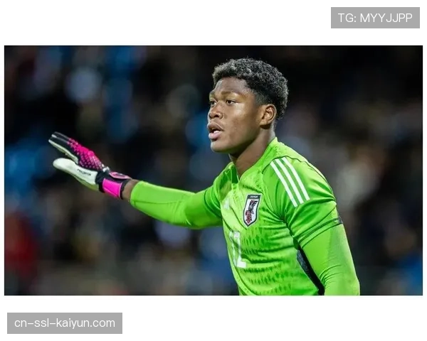 帕尔马门将铃木彩艳反应迅速 对阵米兰多次扑救 帕尔马门将铃木彩艳反应迅速 对阵米兰多次扑救